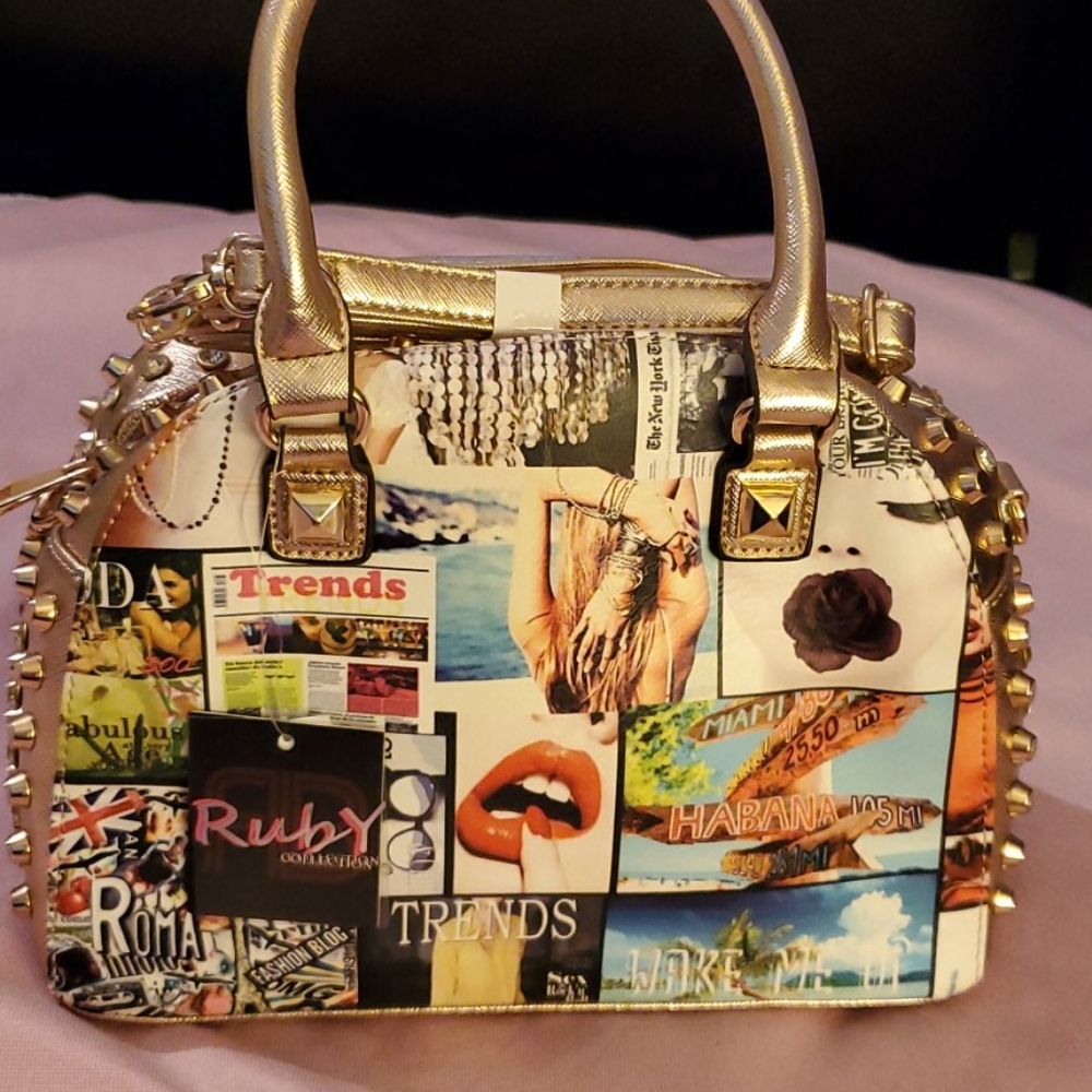 Crossbody or use with just handle